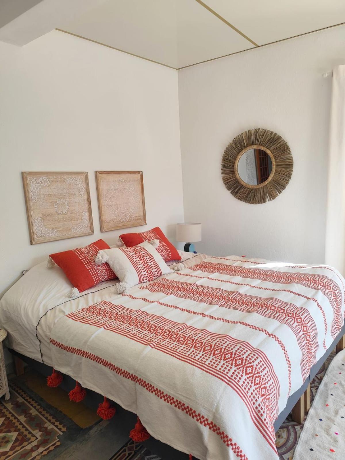 Bed and Breakfast Casa Louisa Serralongue Zewnętrze zdjęcie
